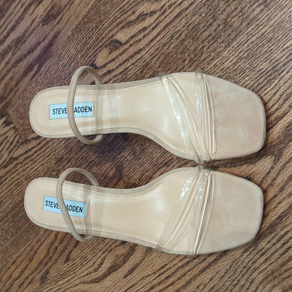 EUC Steve Madden sandals